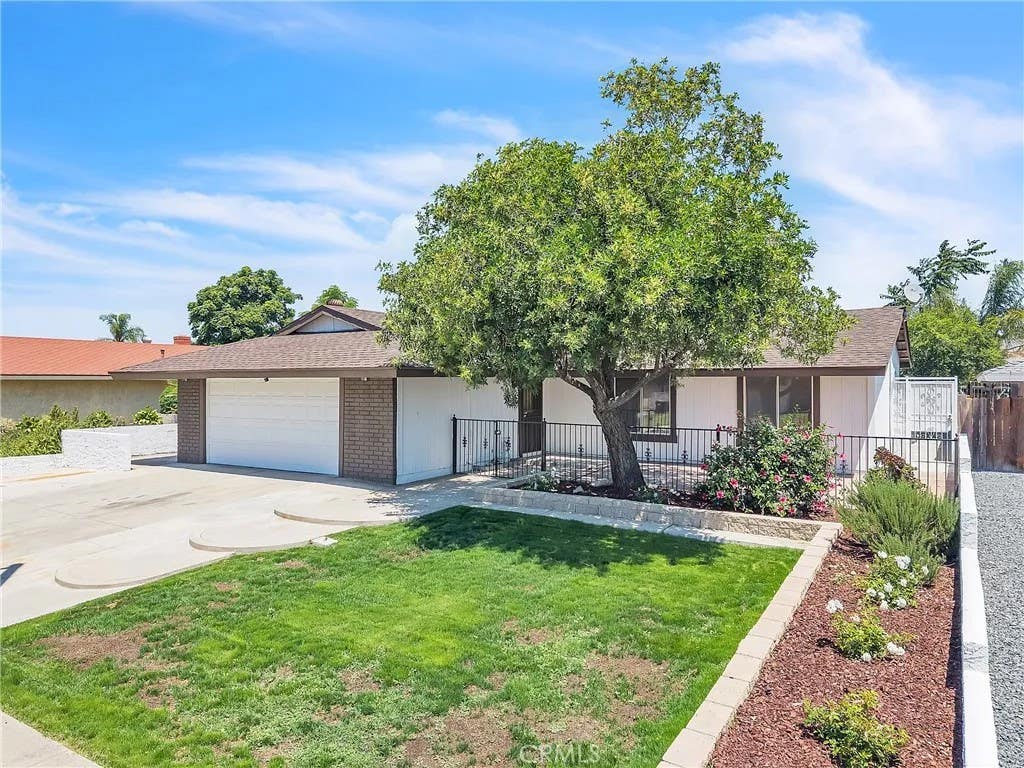 Photo of 24928 Basswood St, Moreno Valley, CA 92553 (MLS # CV26158006)