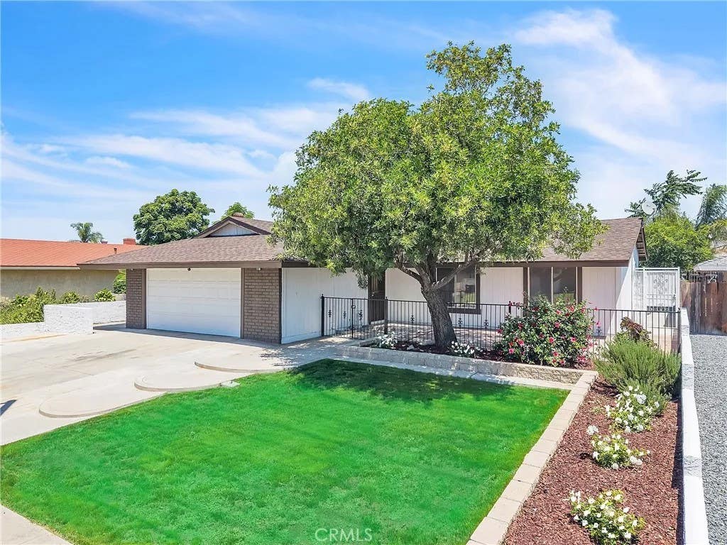 Photo of 24928 Basswood St, Moreno Valley, CA 92553 (MLS # CV26158006)