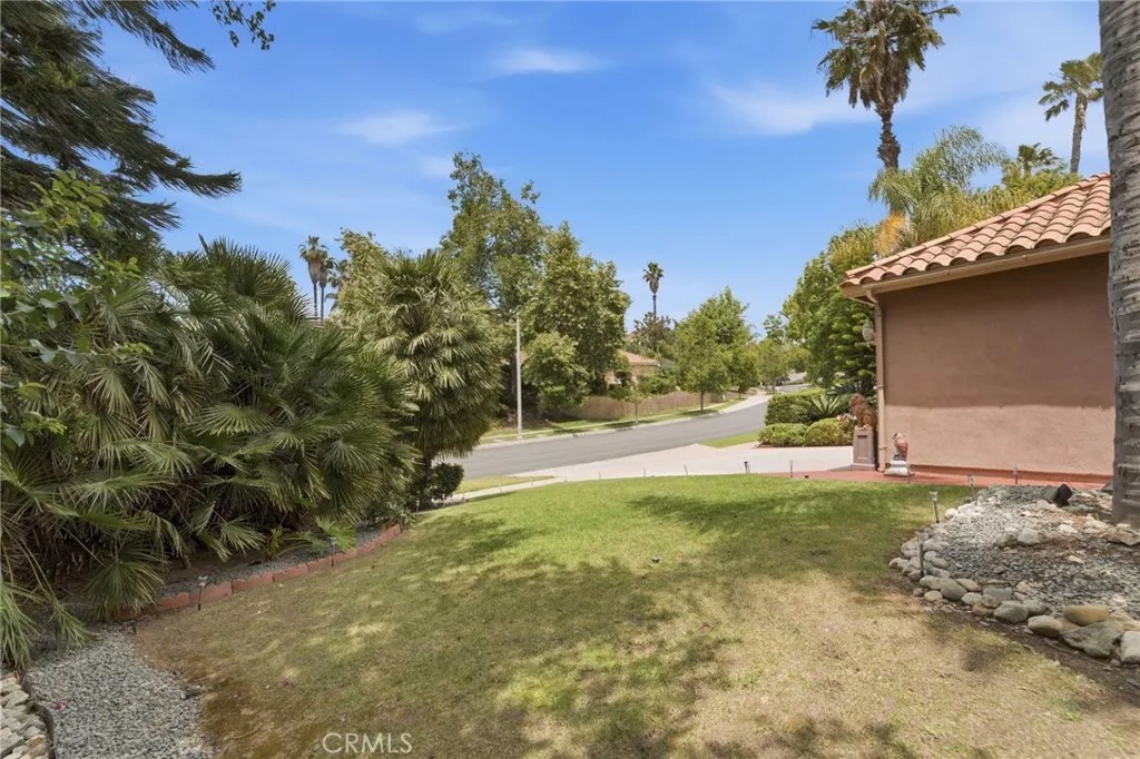 933 La Salle Circle