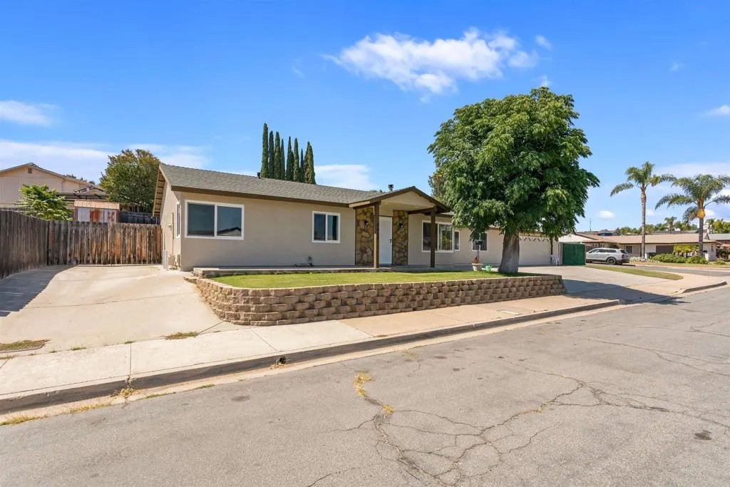 8644 Avenida Marco