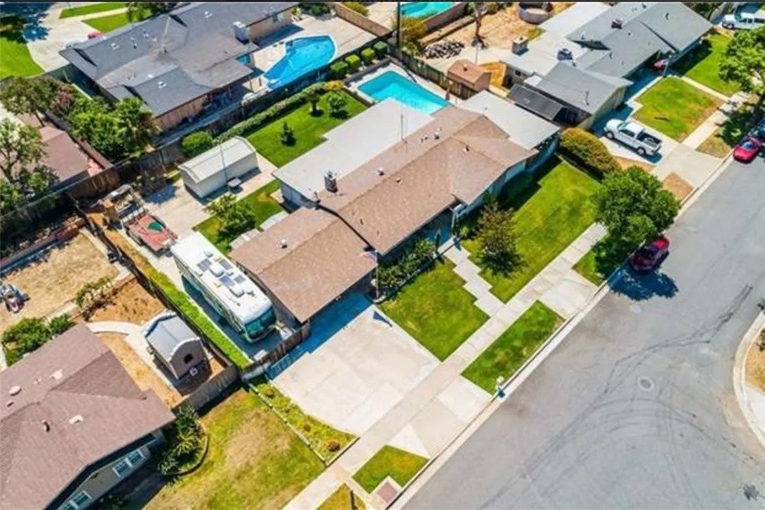 2390 Gloucester