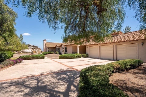 Photo of 9522 Sage Hill Way, Escondido, CA 92026 (MLS # 260016759)