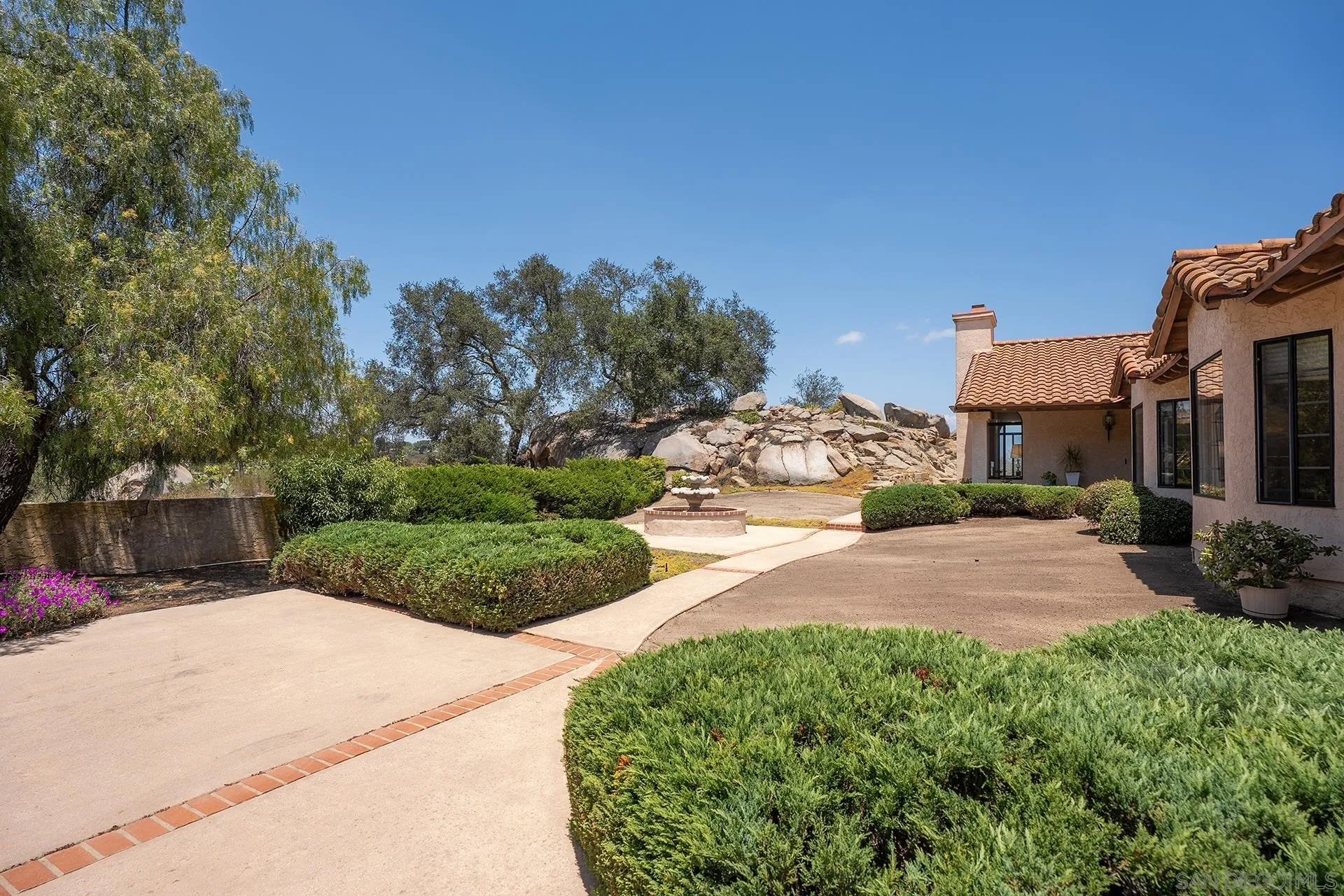 9522 Sage Hill Way