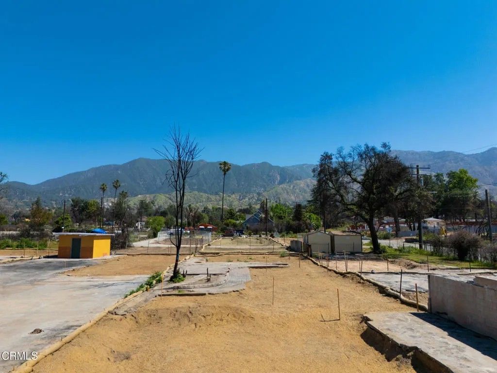 Photo of 351 W Harriet St, Altadena, CA 91001 (MLS # P1-25660)