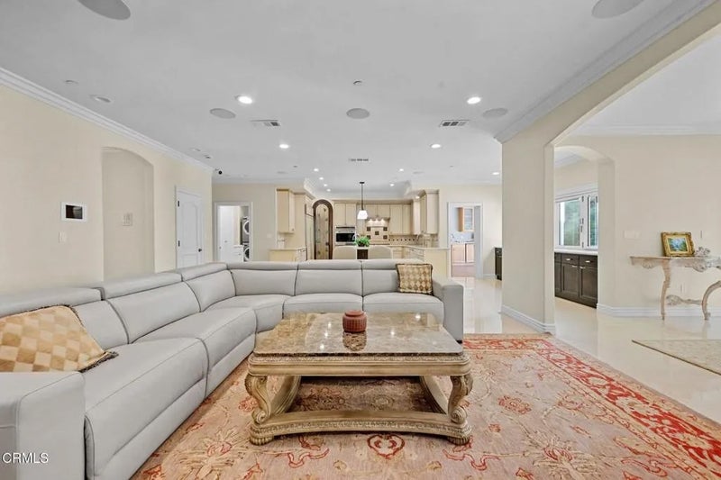 3263 New York Drive