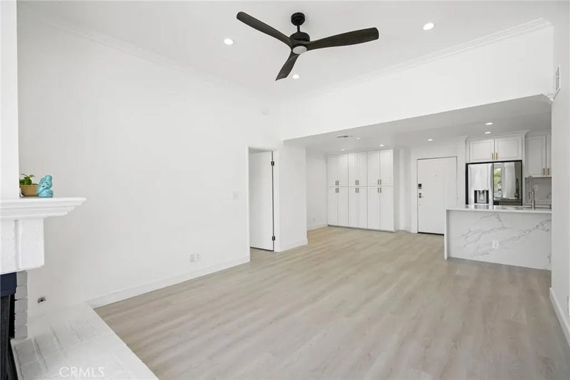 7800 Topanga Canyon Boulevard 313