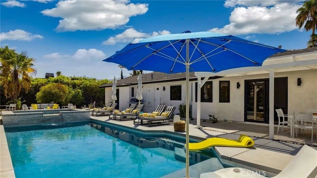 Photo of 2004 Nicola Rd, Palm Springs, CA 92262 (MLS # OC26021975)