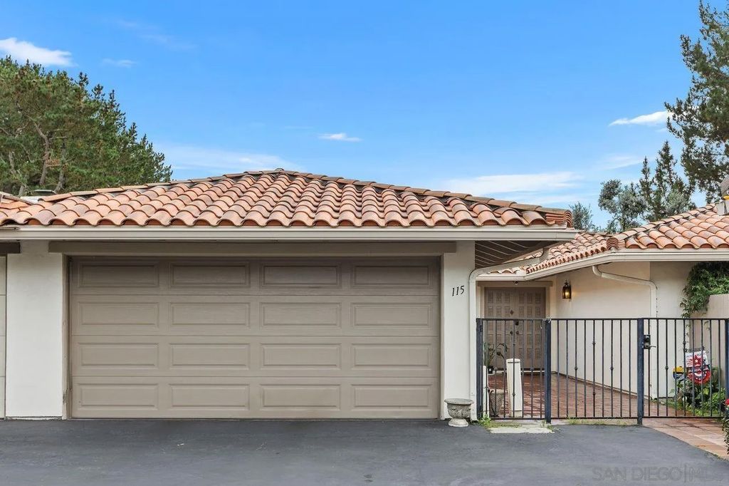 Photo of 115 Vallarta Ct, Solana Beach, CA 92075 (MLS # 250045905)
