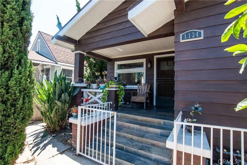 1134 W 68th