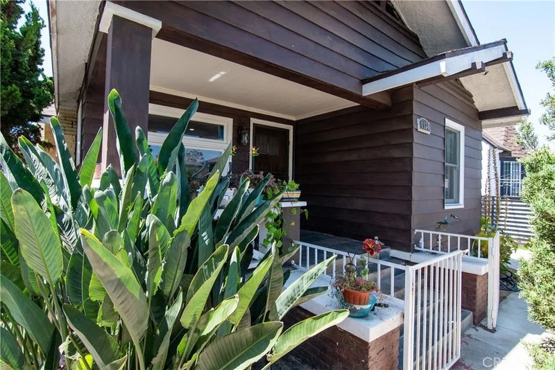 1134 W 68th