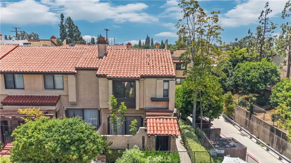 525 S Almansor Street 76