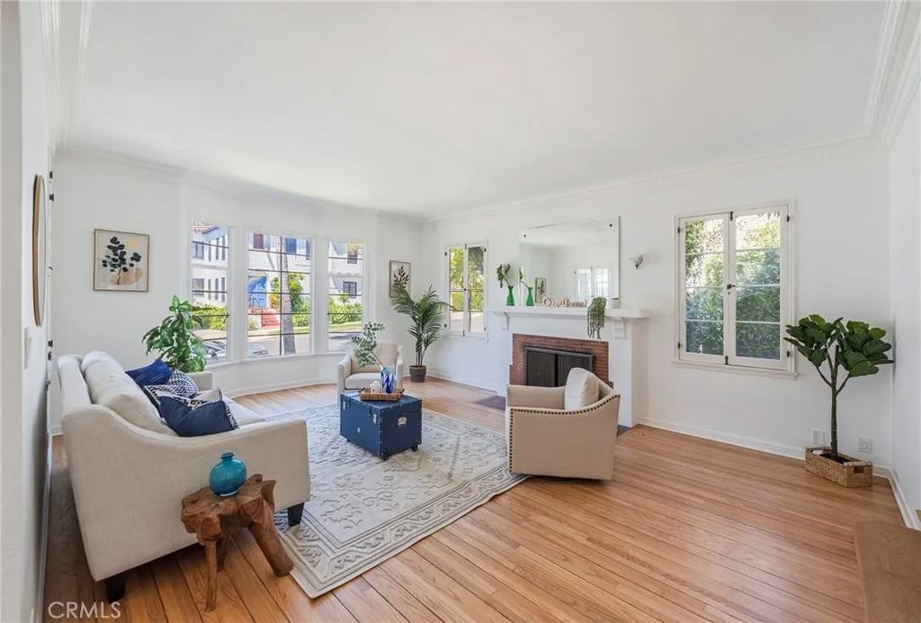 1964 Palmerston Place