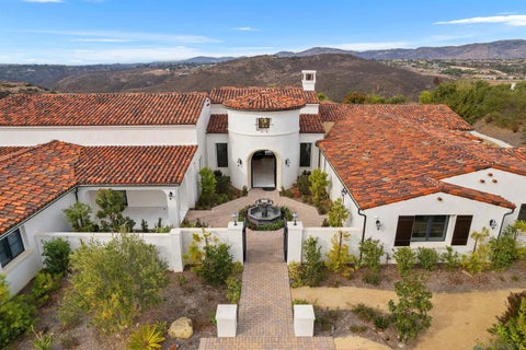 Photo of 8128 Run of the Knolls, San Diego, CA 92127 (MLS # 260021375)