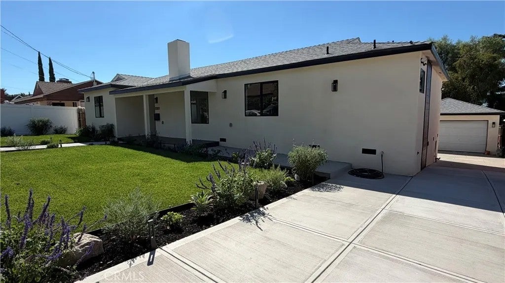 10641 Helendale
