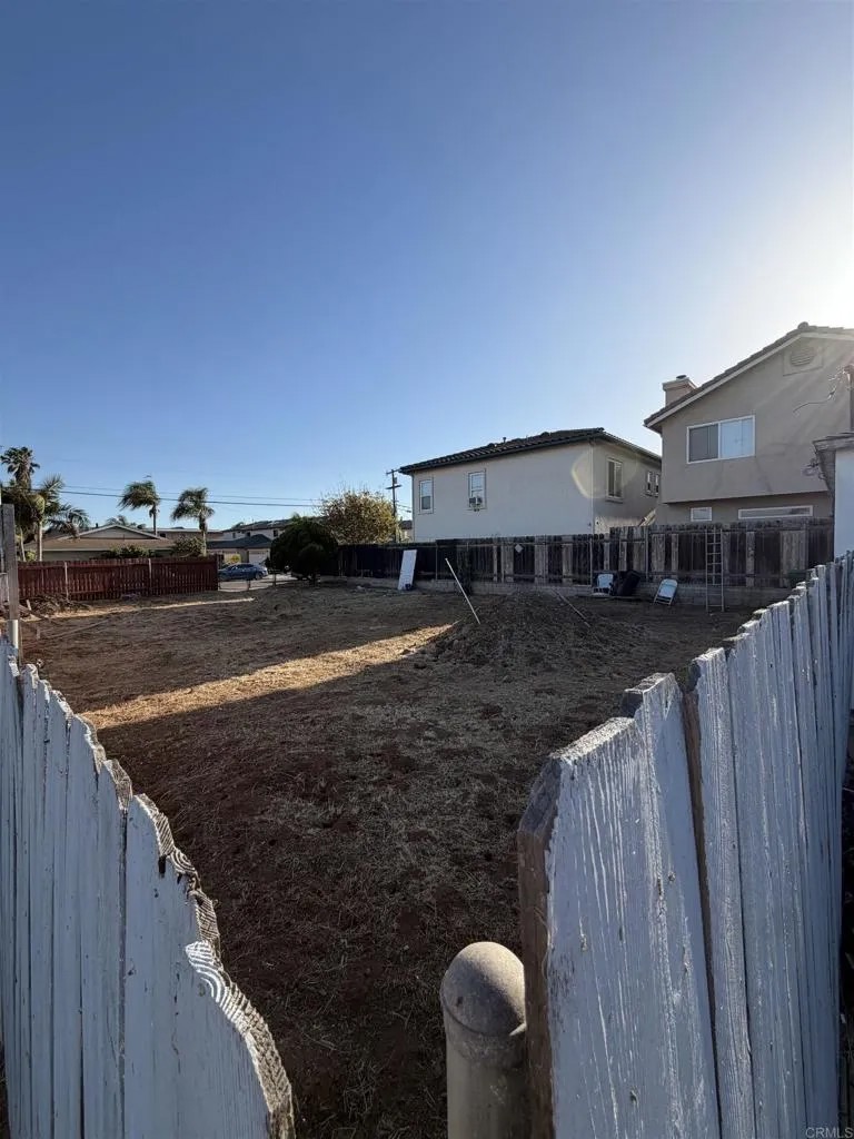 1792-Elm Avenue & 842 18th Street