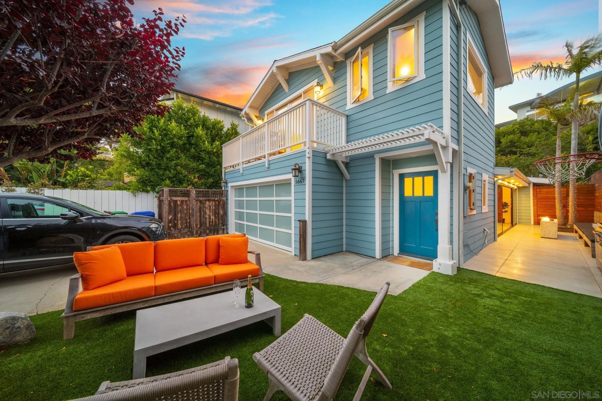 5667 Linda Rosa Ave