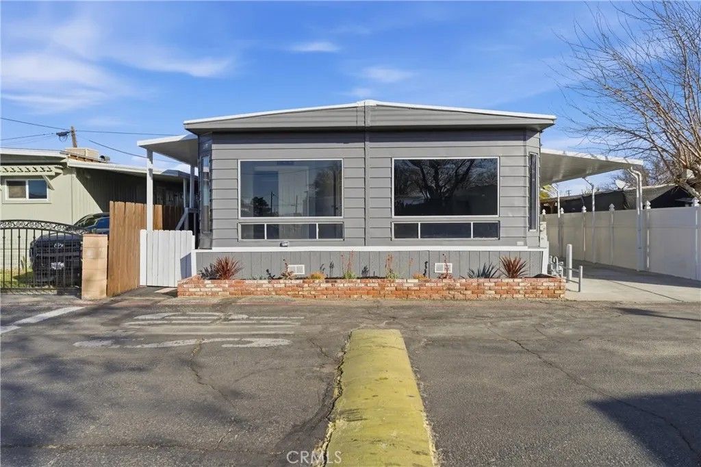 Photo of 3157 E Avenue I #F11, Lancaster, CA 93535 (MLS # SR26024962)