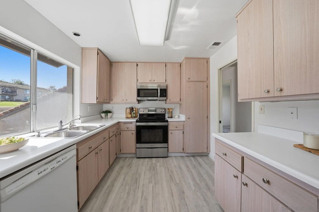 Photo of 17444 Plaza Otonal, San Diego, CA 92128 (MLS # 260004472)