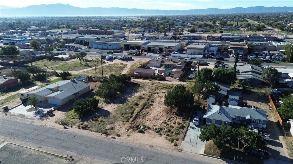 Photo of 41304204 Juniper, Hesperia, CA 92345 (MLS # HD26234486)