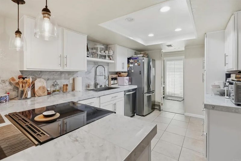 569 E st 34