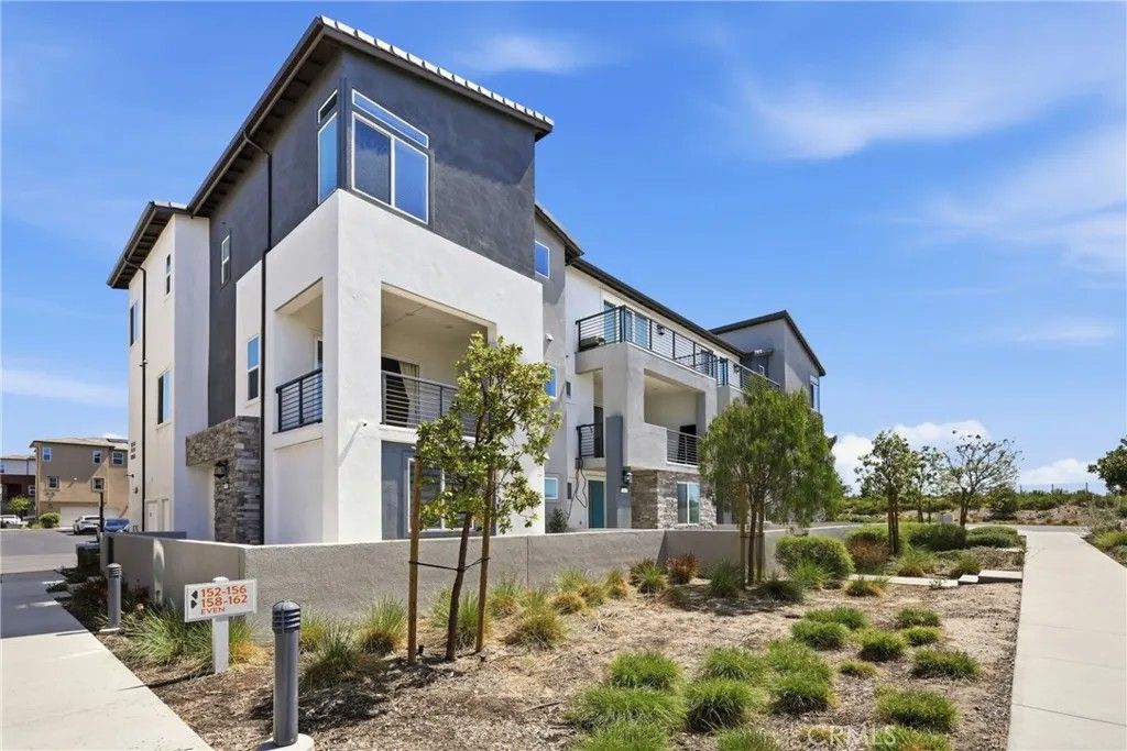 Photo of 158 Restore, Irvine, CA 92618 (MLS # PW26076178)