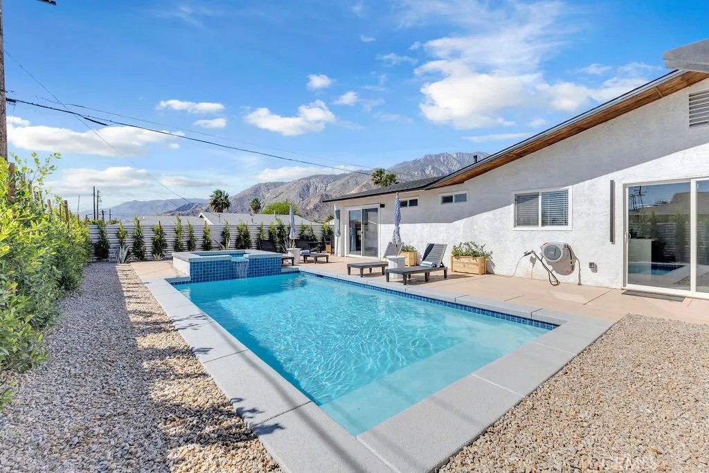 485 W Tramview