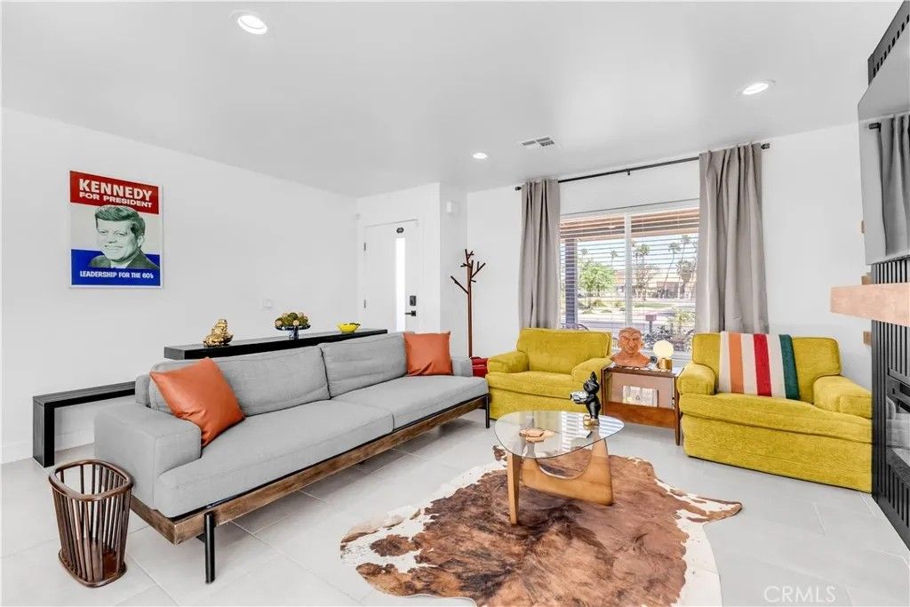 Photo of 485 W Tramview, Palm Springs, CA 92262 (MLS # SB26078706)