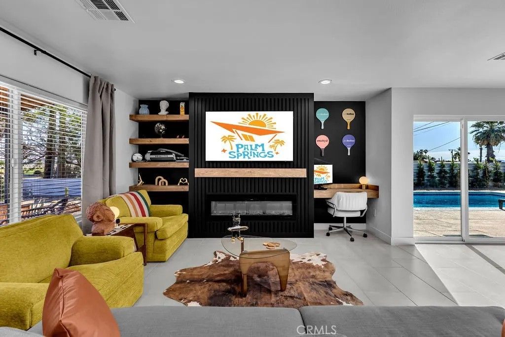 Photo of 485 W Tramview, Palm Springs, CA 92262 (MLS # SB26078706)