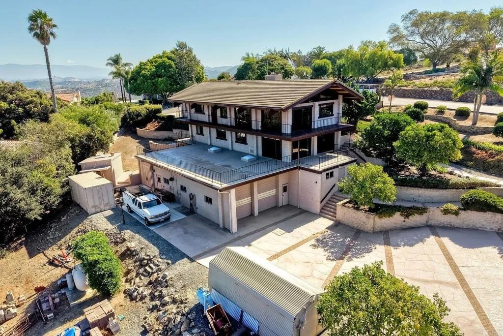 2335 Mirador