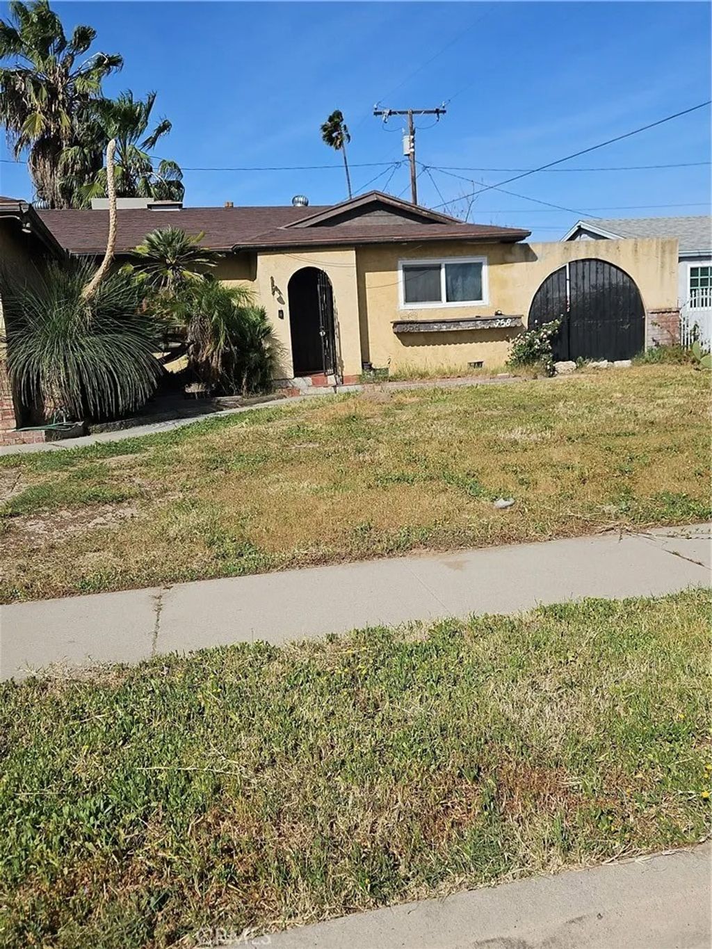 Photo of 358 S Pampas Ave, Rialto, CA 92376 (MLS # CV26065881)
