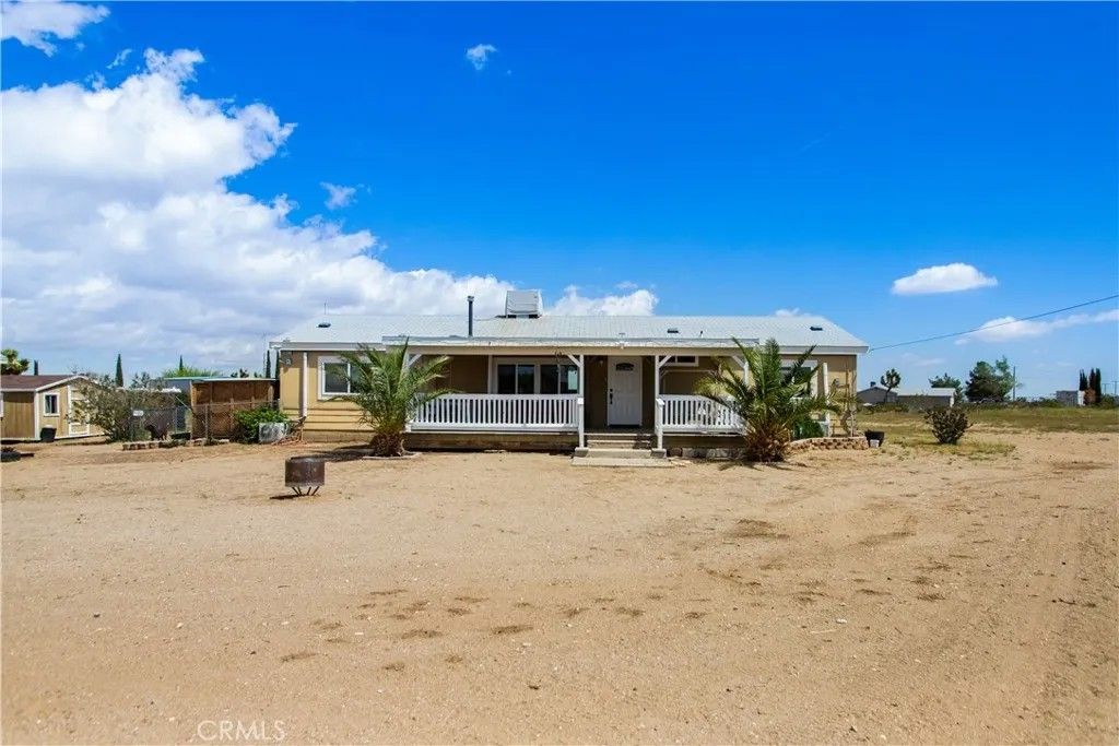 Photo of 11527 Daisy Rd, Phelan, CA 92371 (MLS # IV26053633)