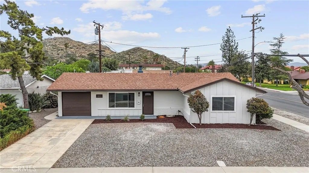 Photo of 501 Palmer Dr, Hemet, CA 92543 (MLS # IG26069954)
