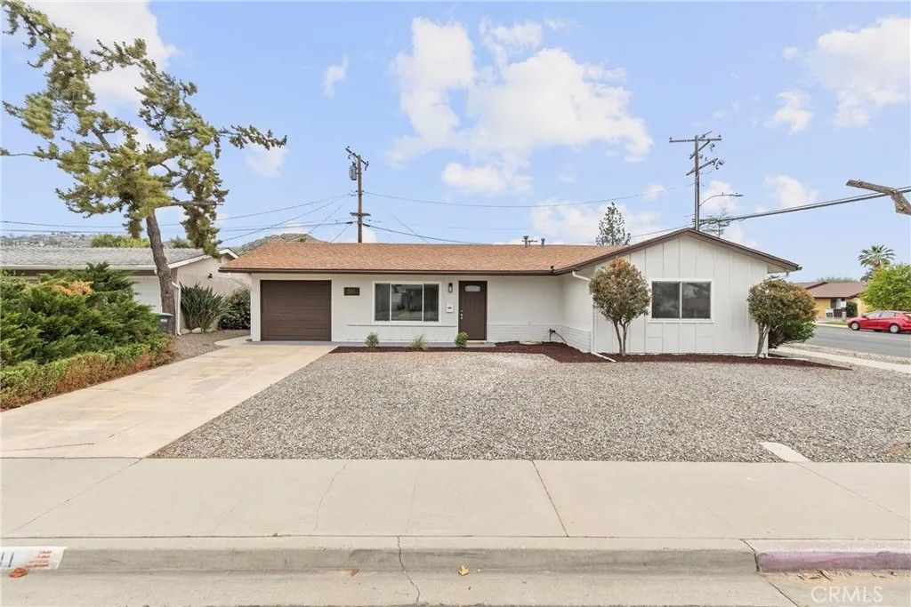 Photo of 501 Palmer Dr, Hemet, CA 92543 (MLS # IG26069954)