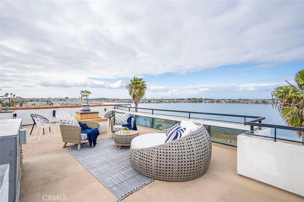 6911 E Ocean Boulevard