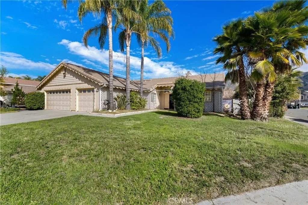 Photo of 1413 Sunswept Drive, San Jacinto, CA 92582 (MLS # SW26020097)