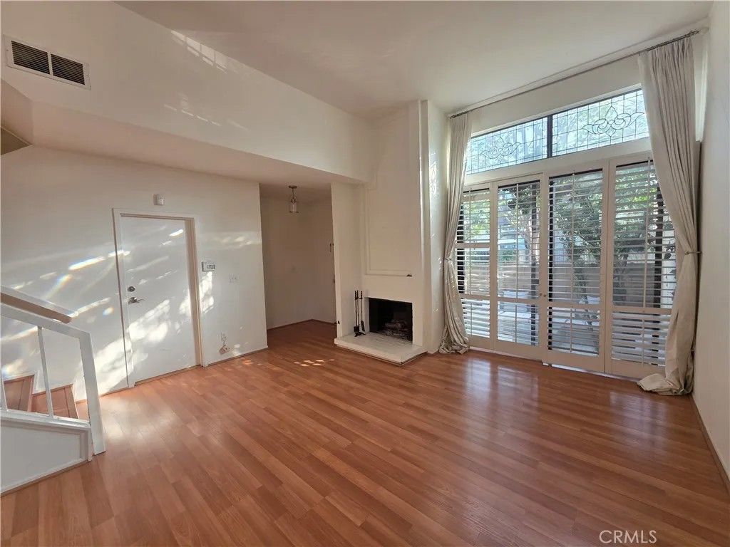 Photo of 13963 Riverside, Sherman Oaks, CA 91423 (MLS # SR26017221)