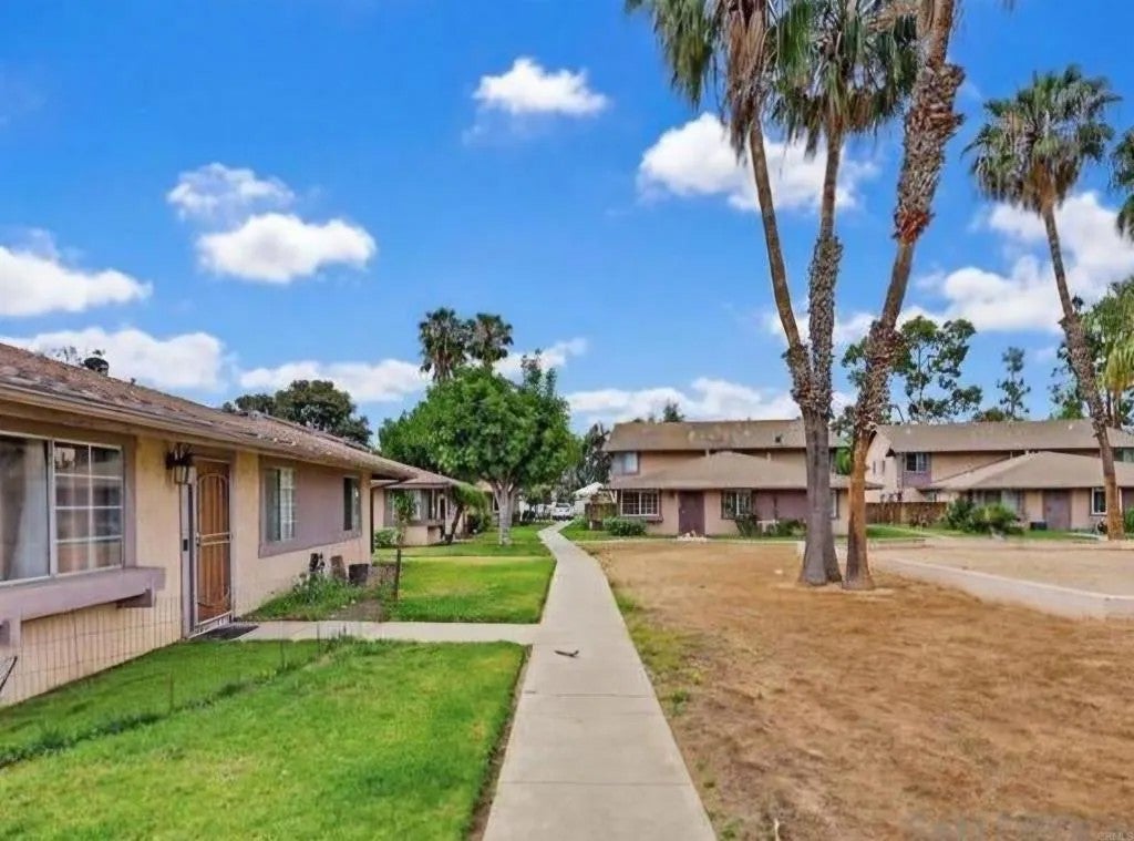 1316 W San Ysidro A