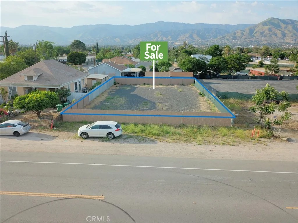 5 Th St Highland CA