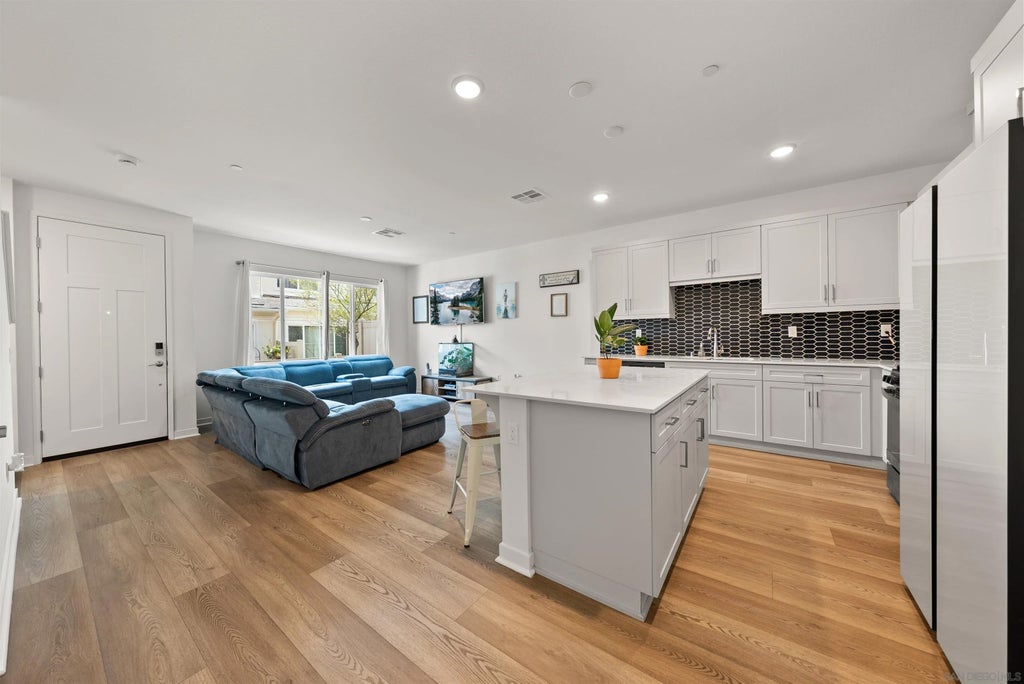 Photo of 323 Satsuma Trail, Fallbrook, CA 92028 (MLS # 260010708)
