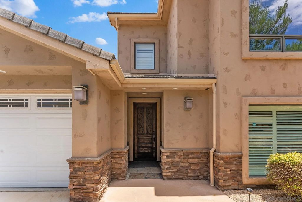 Photo of 12443 Mirar De Valle, Valley Center, CA 92082 (MLS # 250033119)