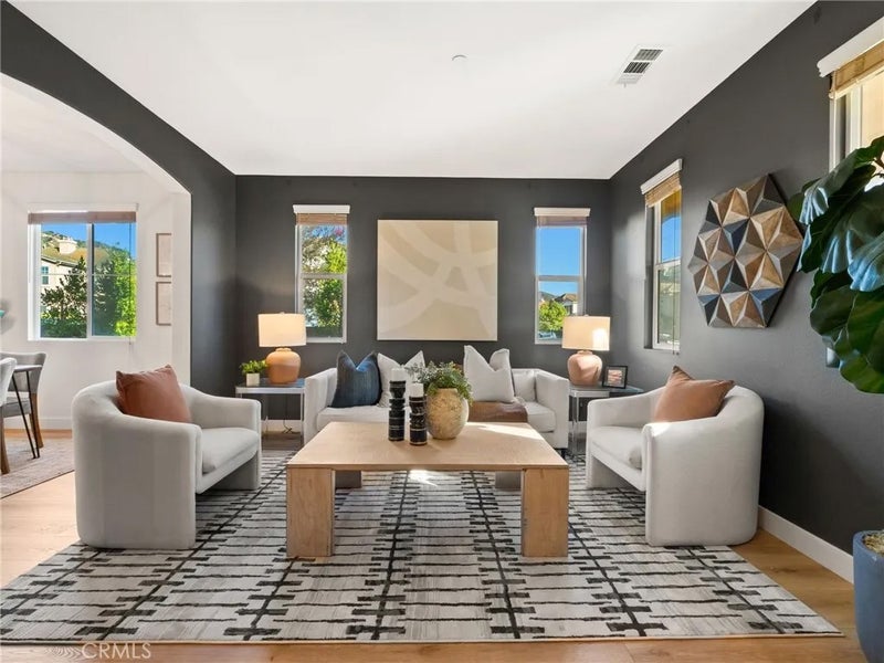4107 Lake Park