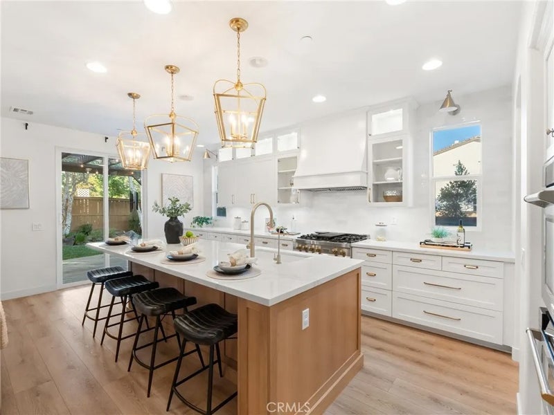 4107 Lake Park