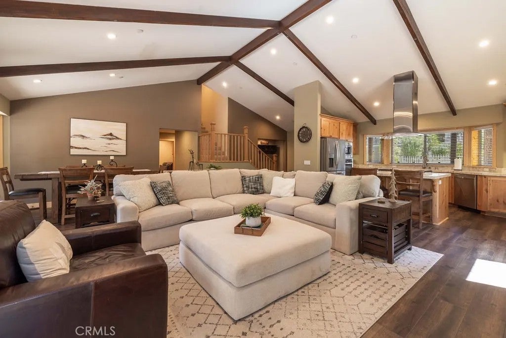 451 Pineview