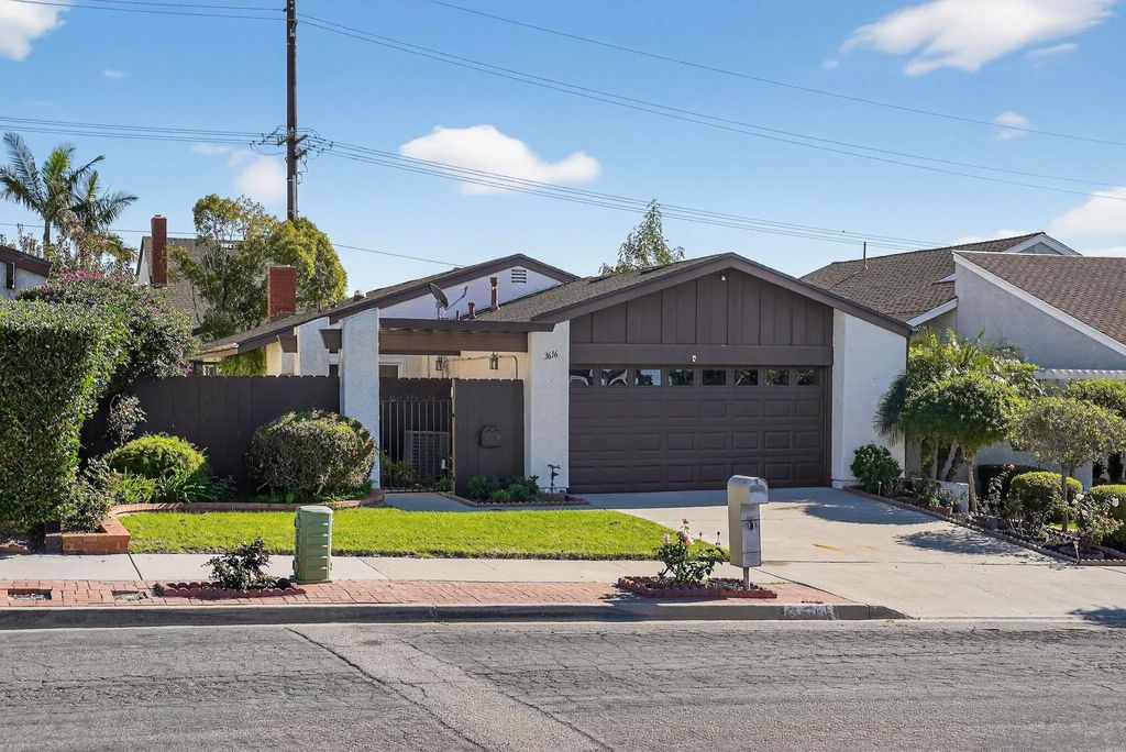 Photo of 3616 Del Paso Ct, Oceanside, CA 92056 (MLS # 2601071)