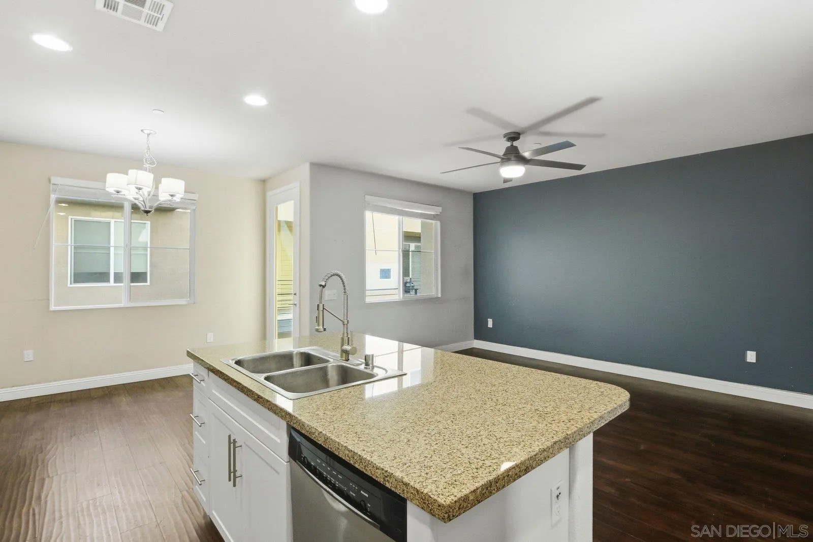 4541 Rainier 13