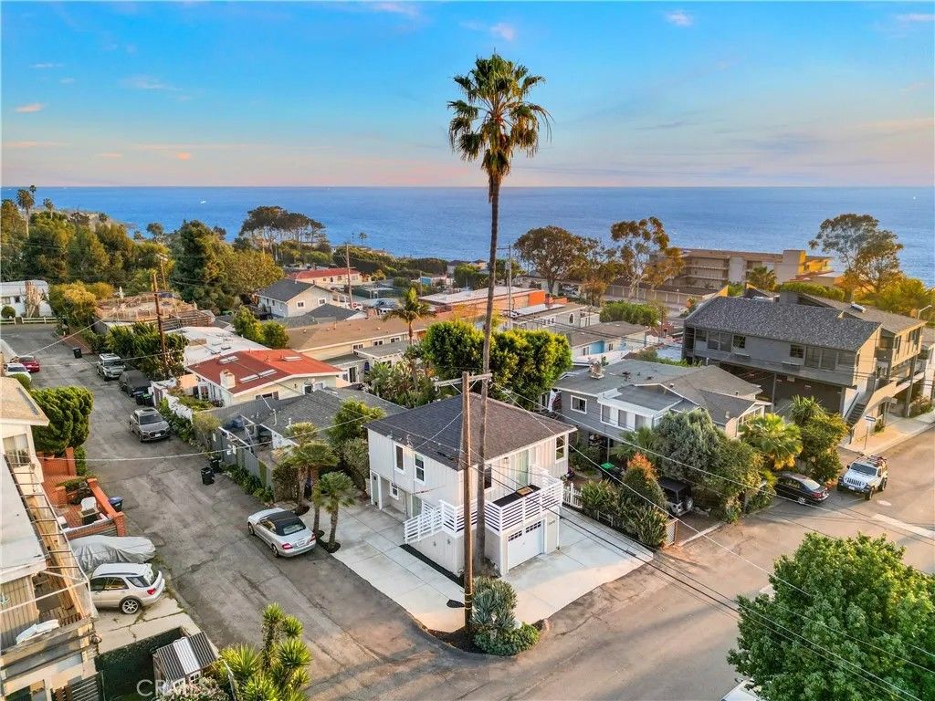 Photo of 31692 3rd Avenue, Laguna Beach, CA 92651 (MLS # LG26026798)
