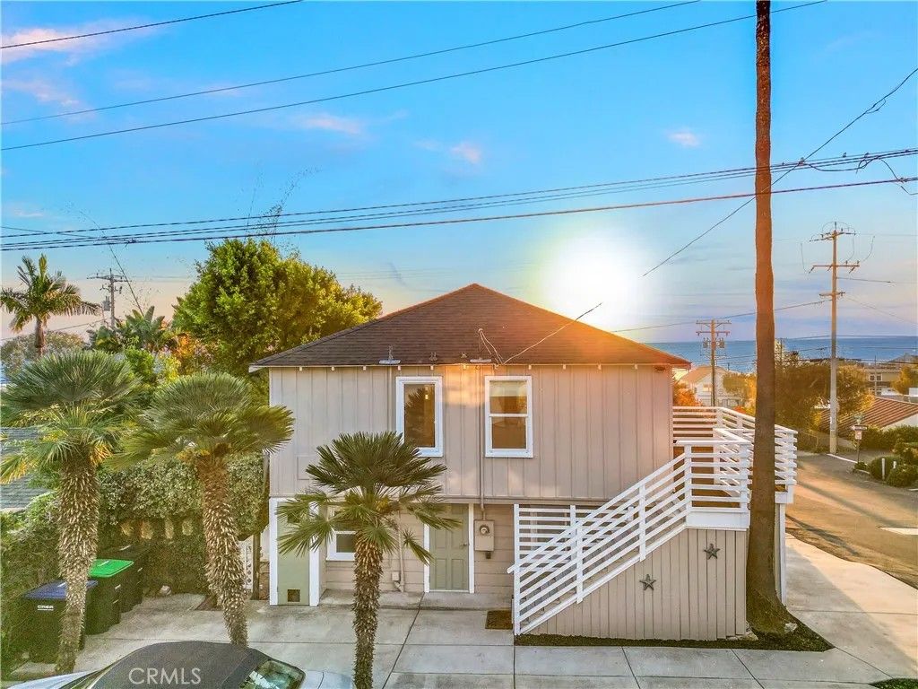 Photo of 31692 3rd Avenue, Laguna Beach, CA 92651 (MLS # LG26026798)