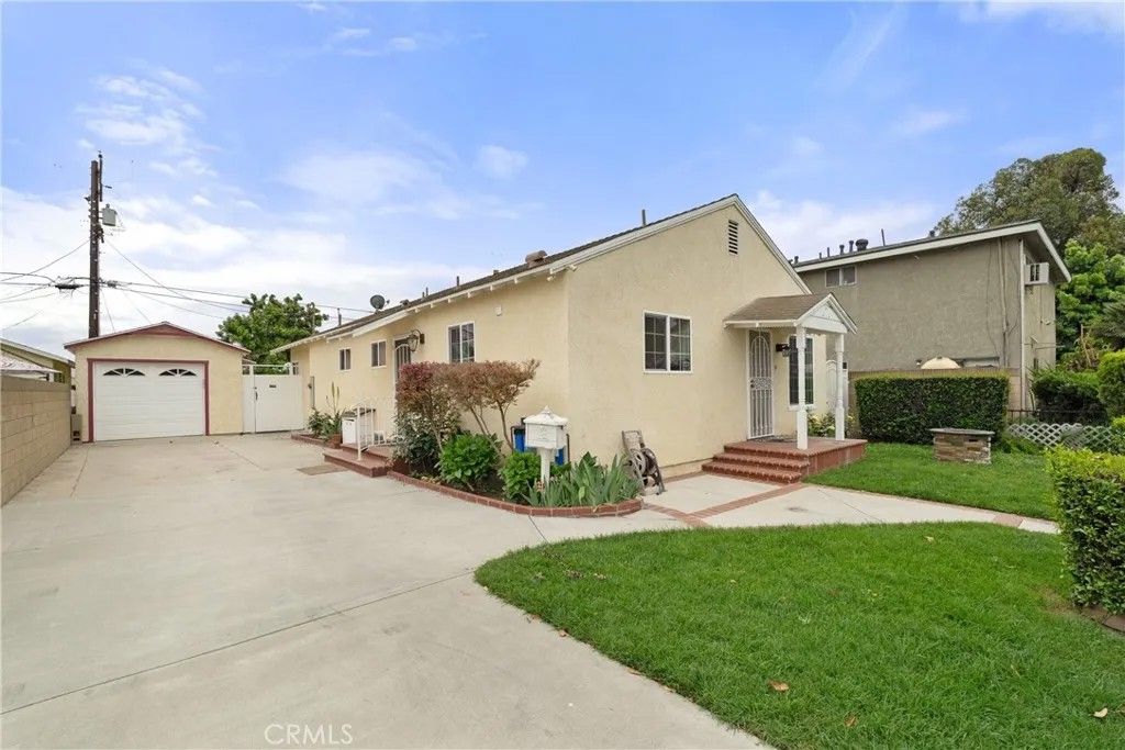 Photo of 5336 Olive Ave, Long Beach, CA 90805 (MLS # DW26068814)