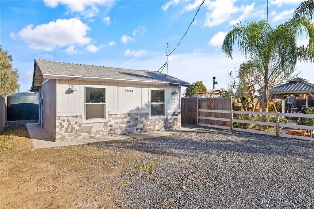 Photo of 9893 Vista Avenue, Hanford, CA 93230 (MLS # FR25246249)