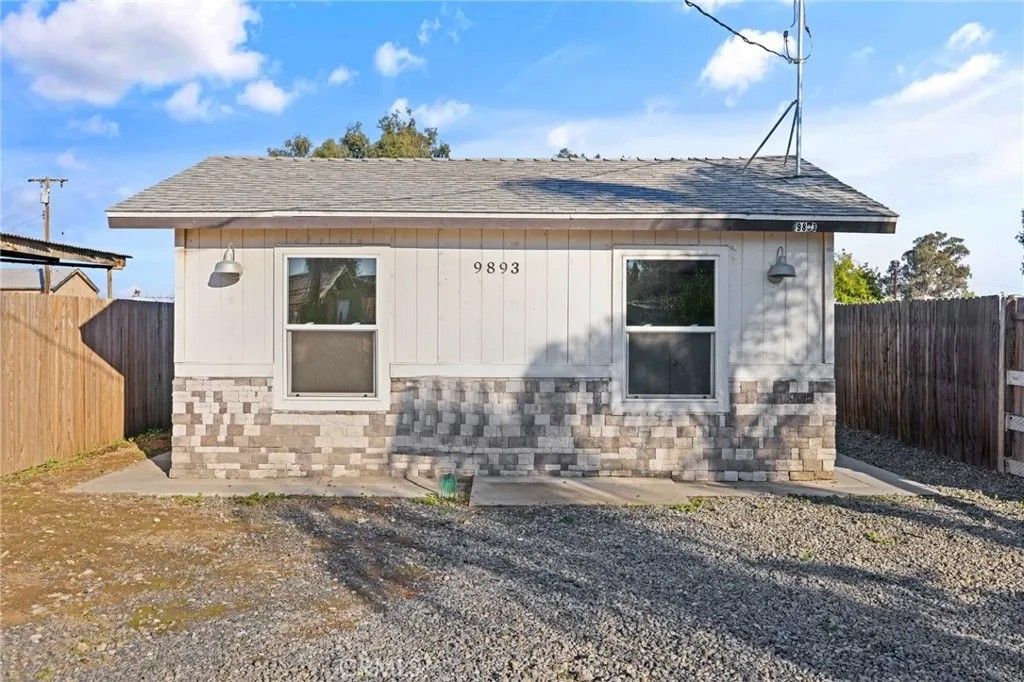 Photo of 9893 Vista Avenue, Hanford, CA 93230 (MLS # FR25246249)
